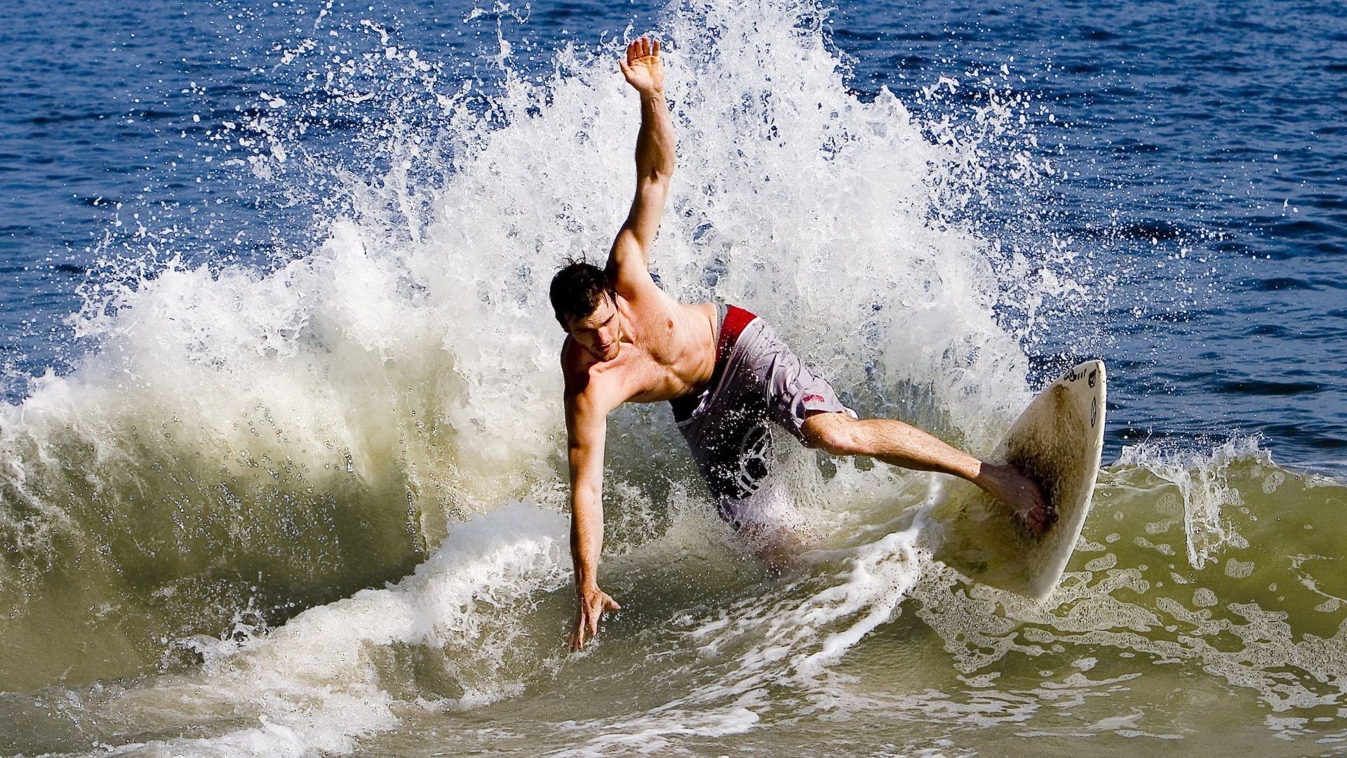 亚博体育官方下载-萨拉赫回归赛场，大胜首场状态亮眼，德国队观众沸腾！